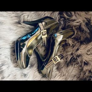 Black heels with gold Buckle, by Delicious, size 8